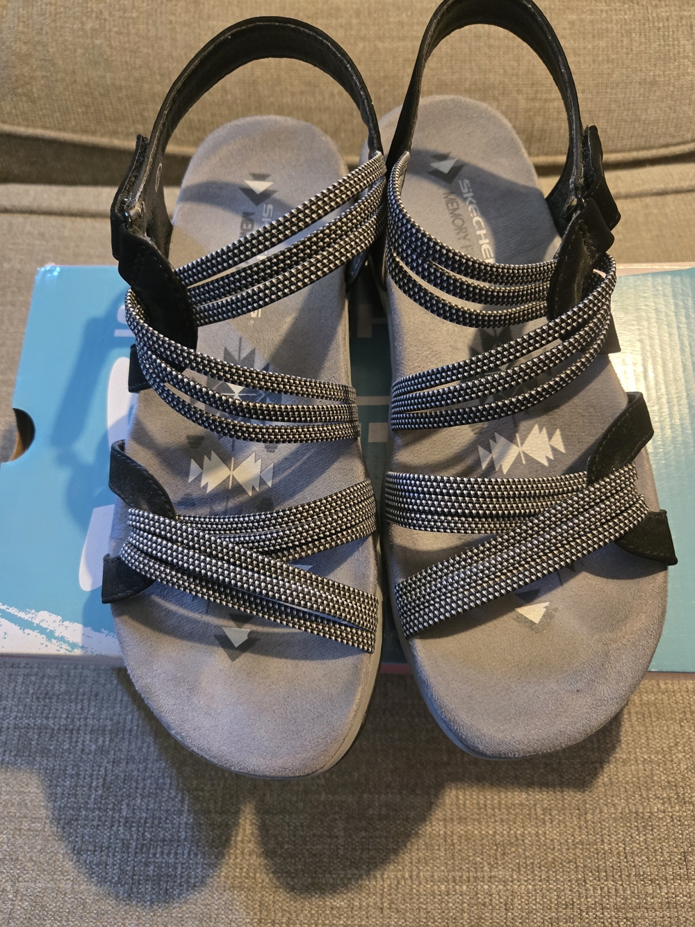Women's Skechers Black & Gray Strappy Comfort Sandals Sz7